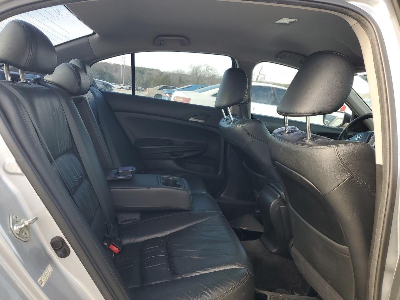 2012 Honda Accord - Image 10