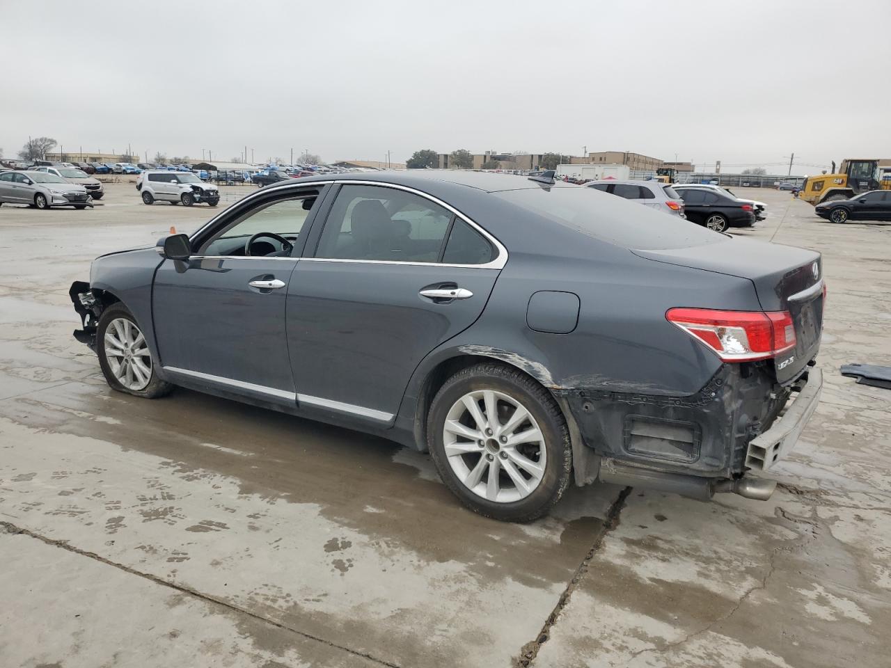 2010 Lexus ES - Image 2