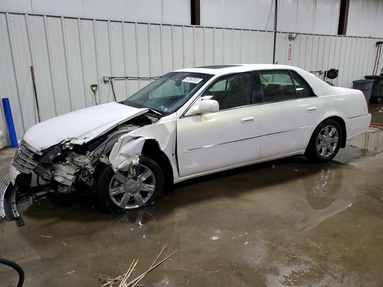 2007 Cadillac DTS - Image 1