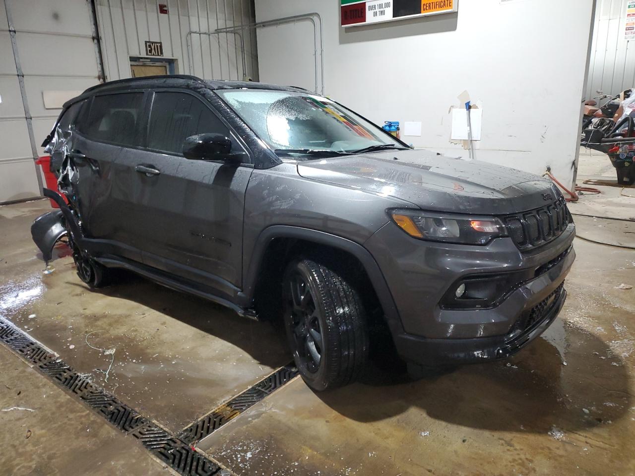 2022 Jeep Compass - Image 4