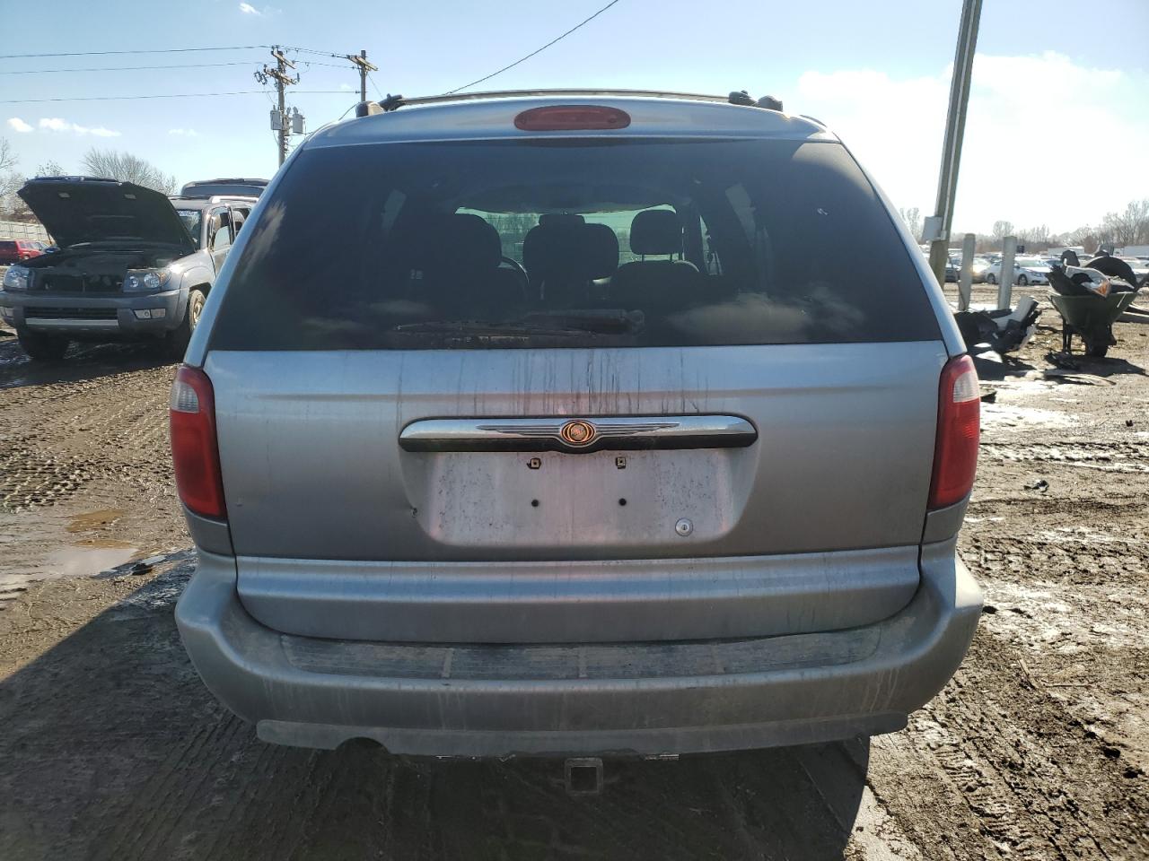 2006 Chrysler Town & Country - Image 6