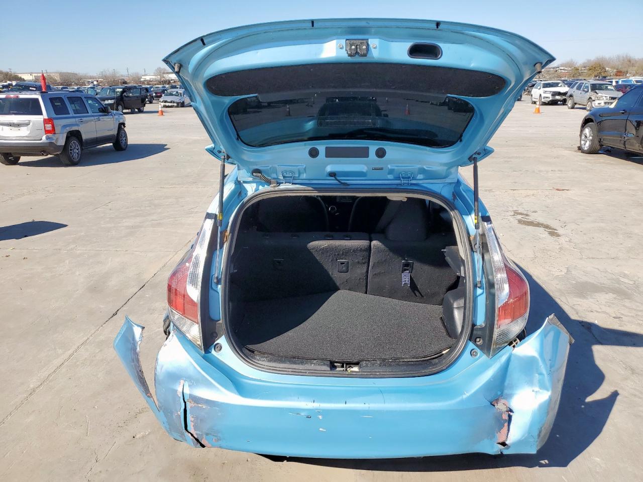 2015 Toyota Prius - Image 6