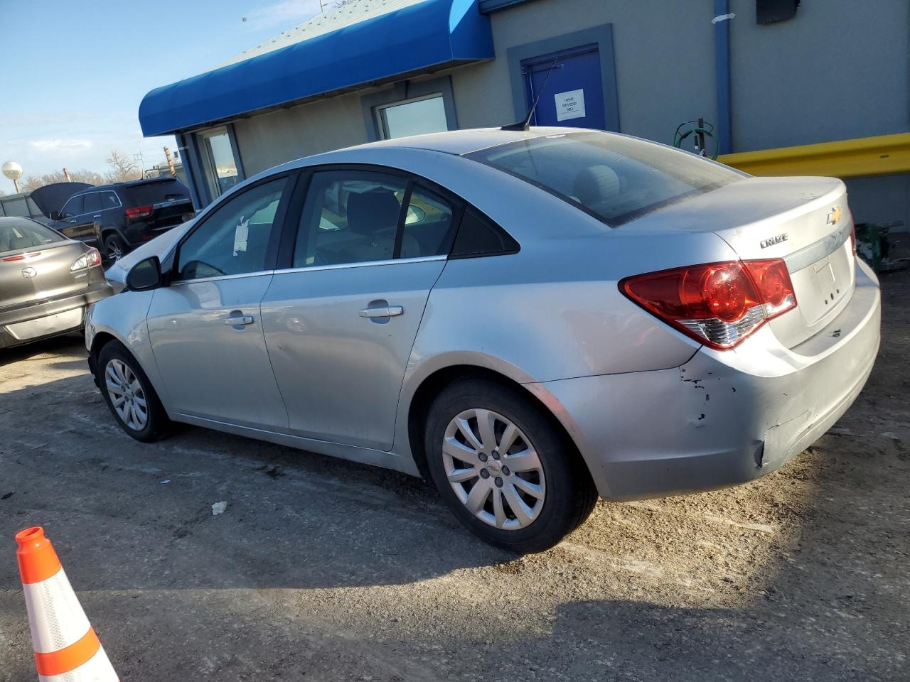 2011 Chevrolet Cruze - Image 2