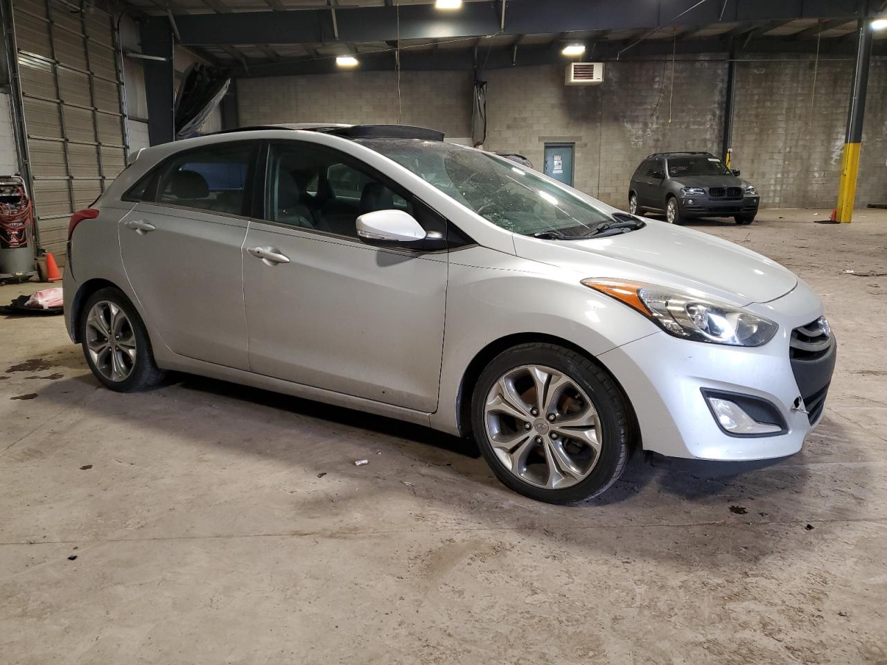2013 Hyundai Elantra - Image 4