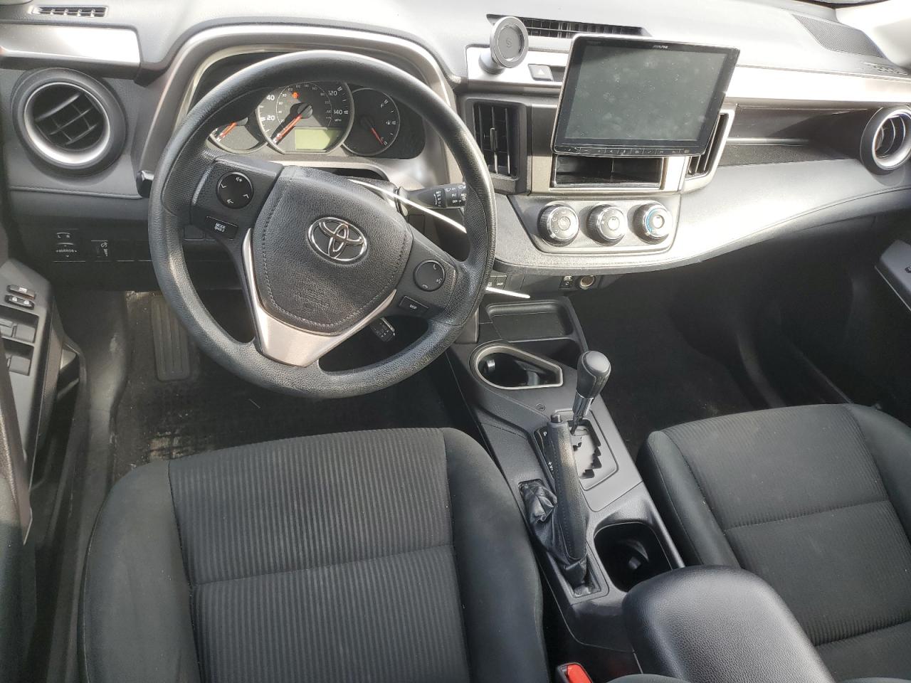 2016 Toyota RAV 4 - Image 8