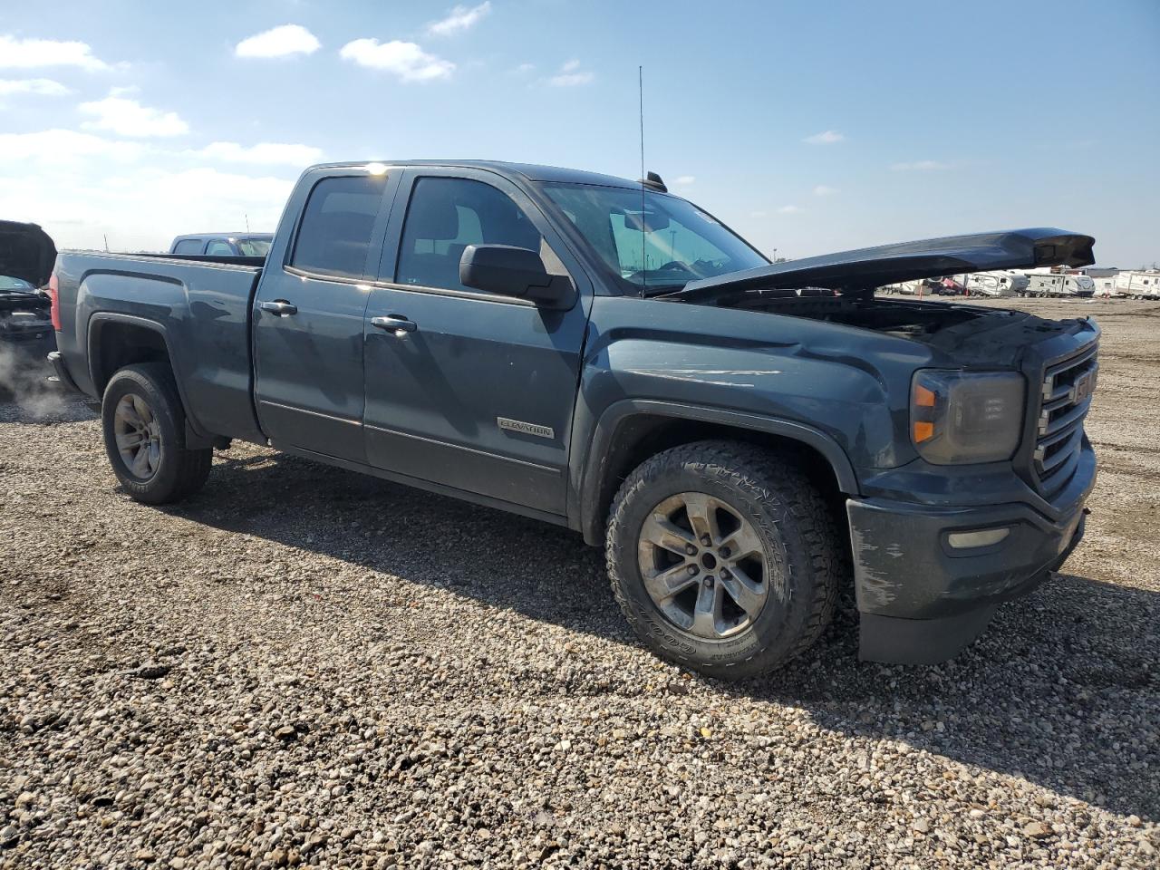 2017 GMC Sierra - Image 4