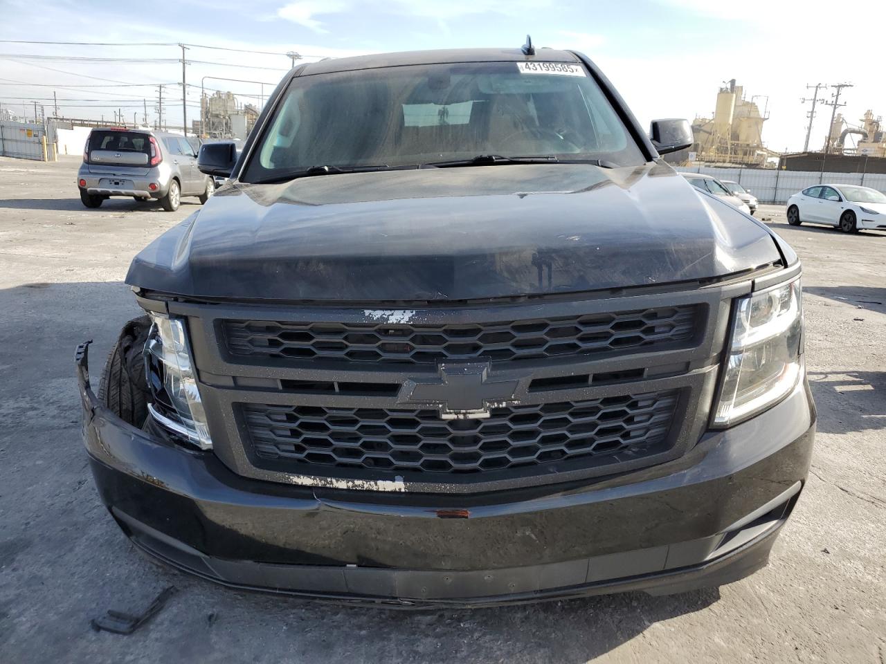 2018 Chevrolet Suburban - Image 5