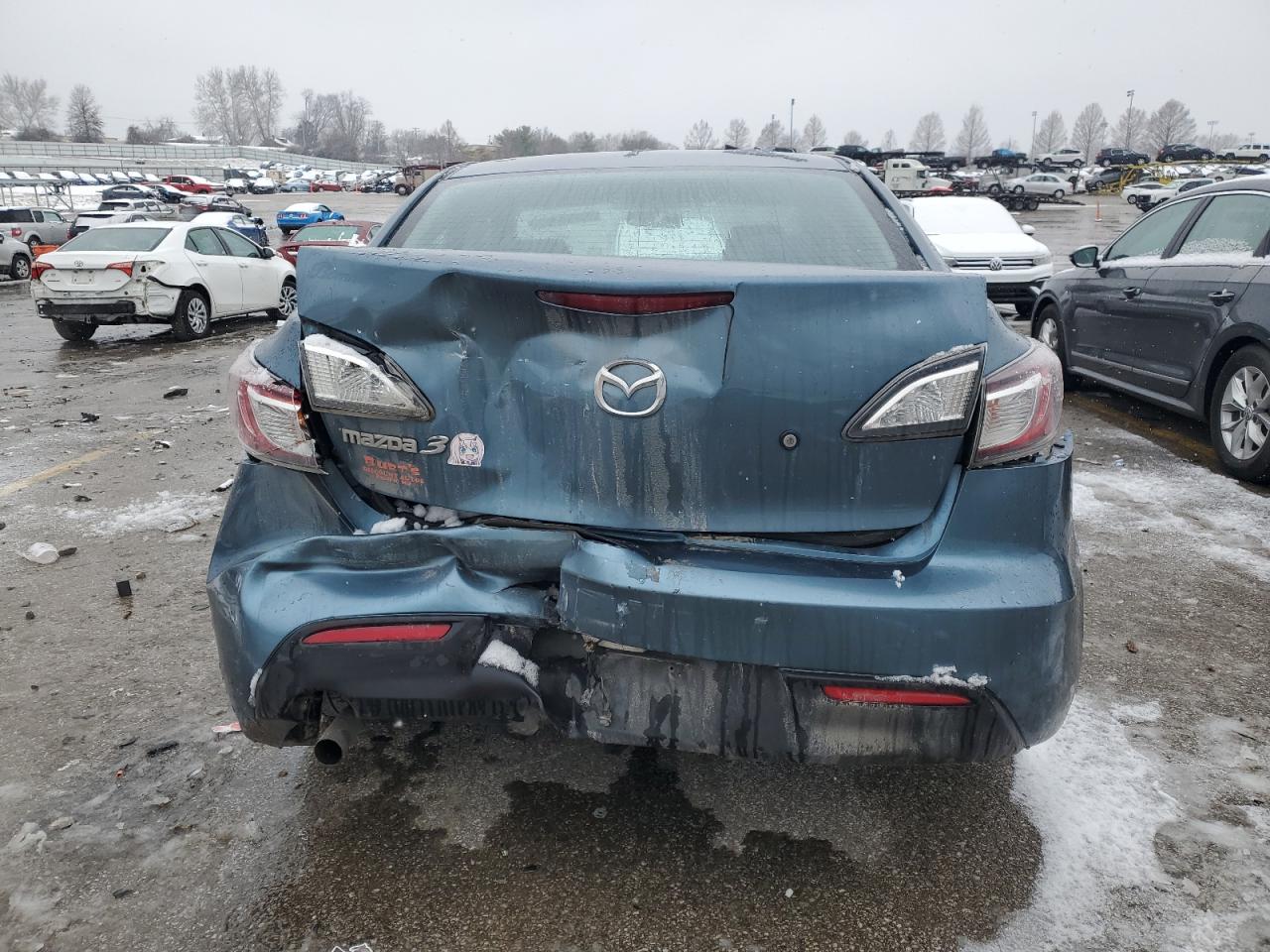 2011 Mazda 3 - Image 6
