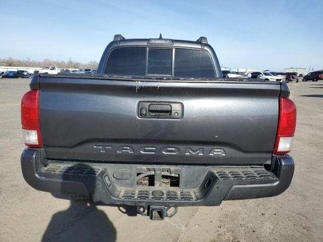 Pickups TOYOTA TACOMA 2016 Szary