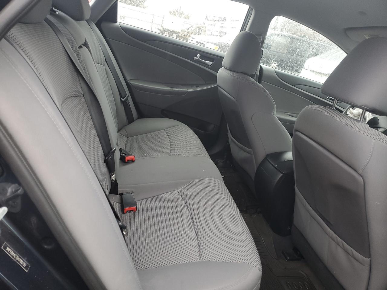 2013 Hyundai Sonata - Image 10