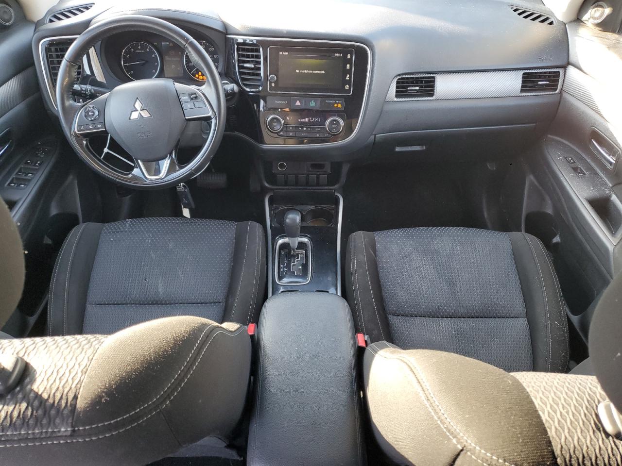 2017 Mitsubishi Outlander - Image 8