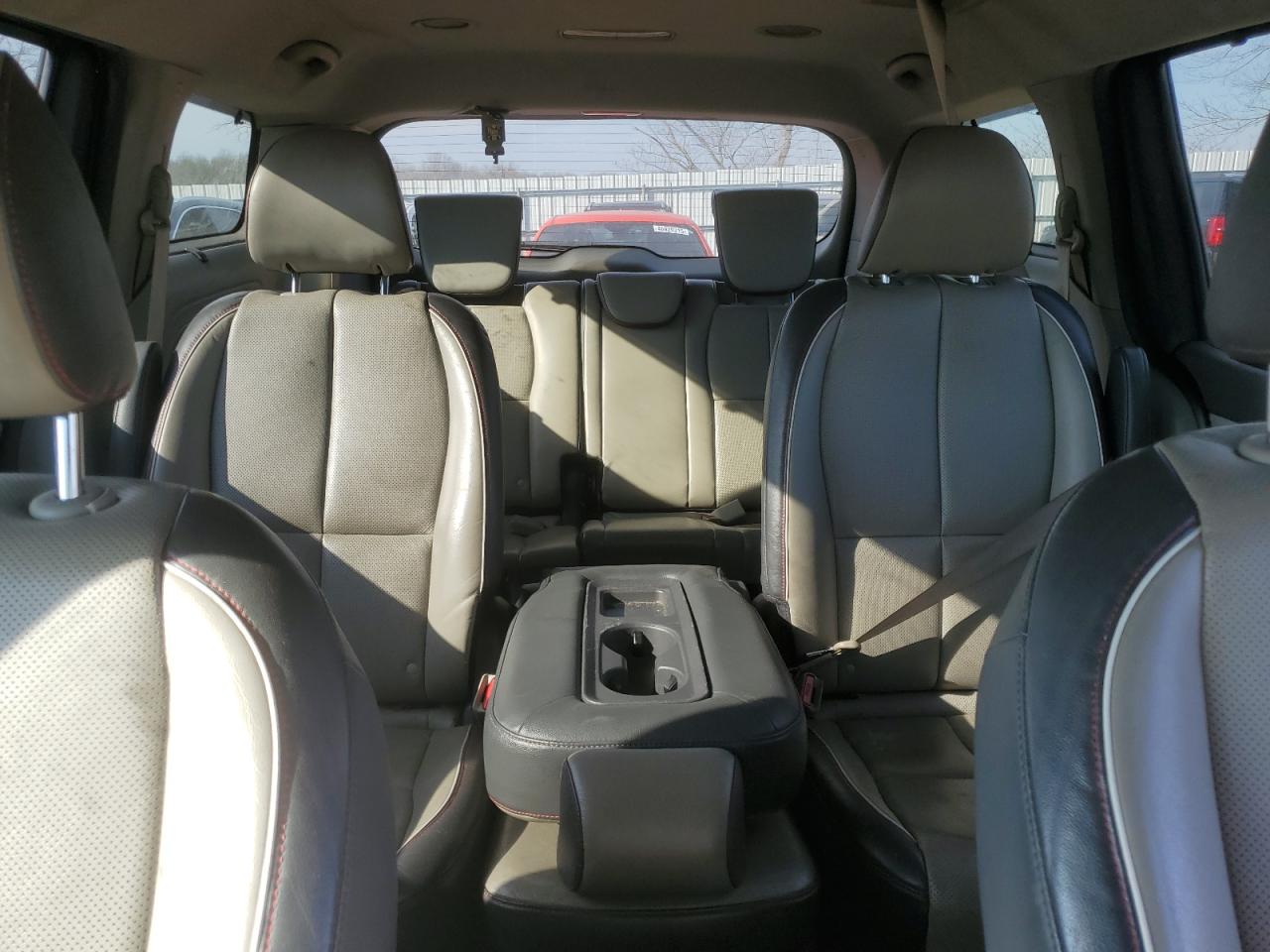 2017 Kia Sedona - Image 10