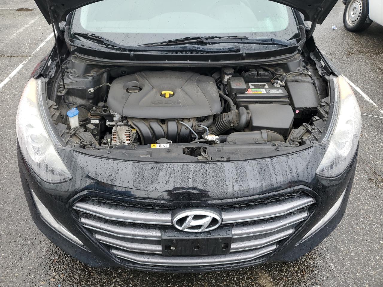 2016 Hyundai Elantra - Image 11