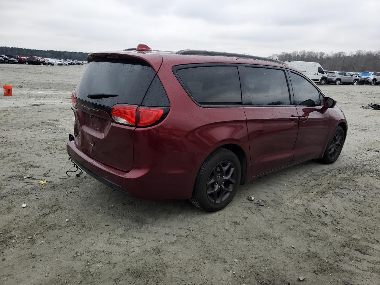 2019 Chrysler Pacifica - Image 3