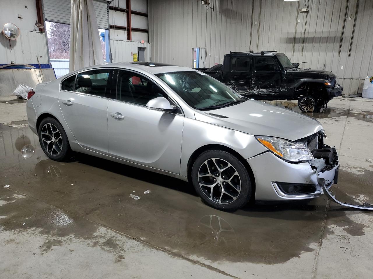 2017 Buick Regal - Image 4