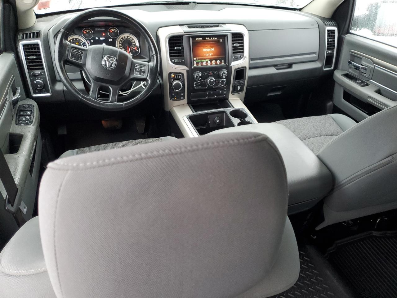 2015 RAM 1500 - Image 8
