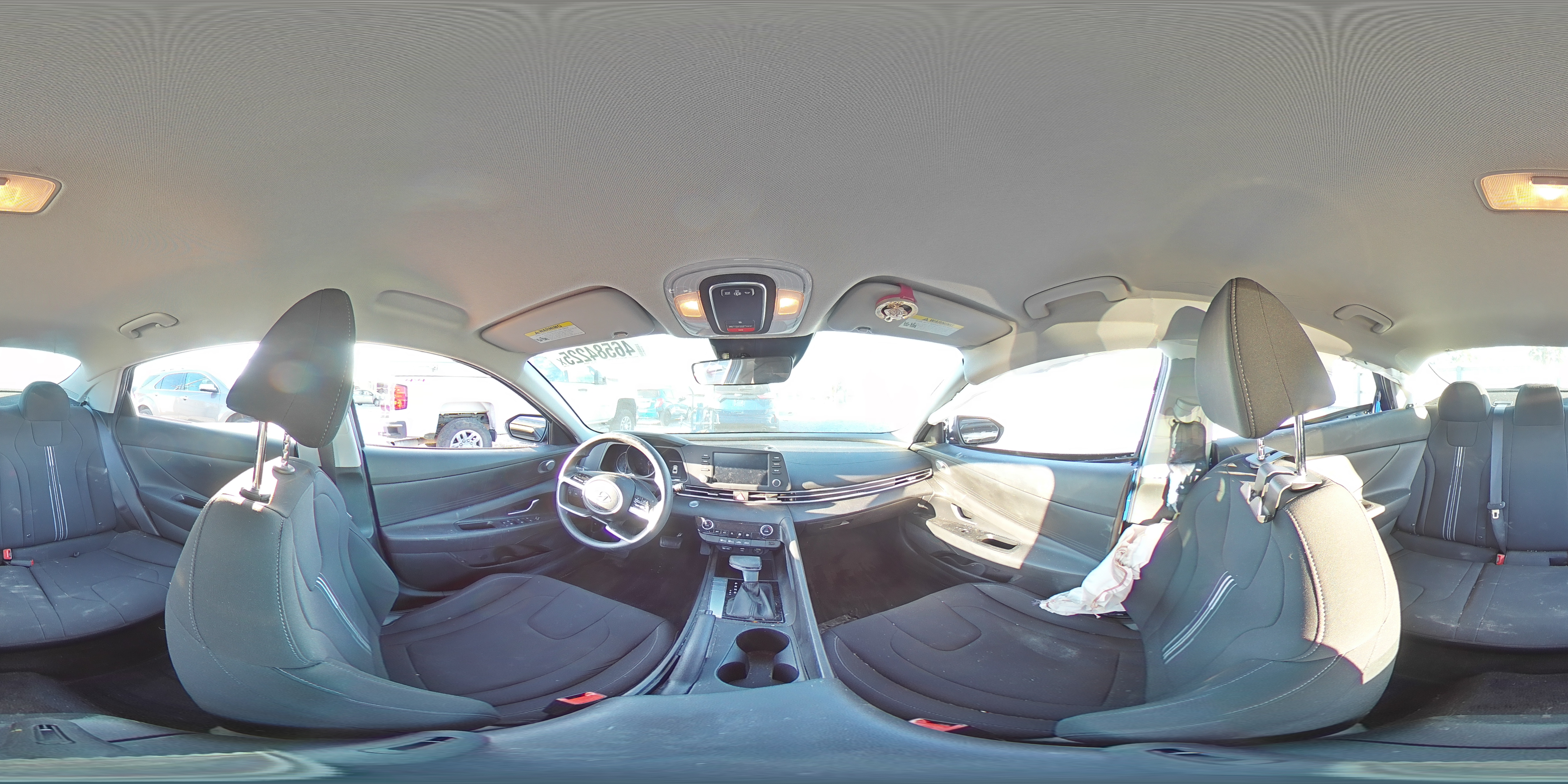 2023 Hyundai Elantra - Image 13