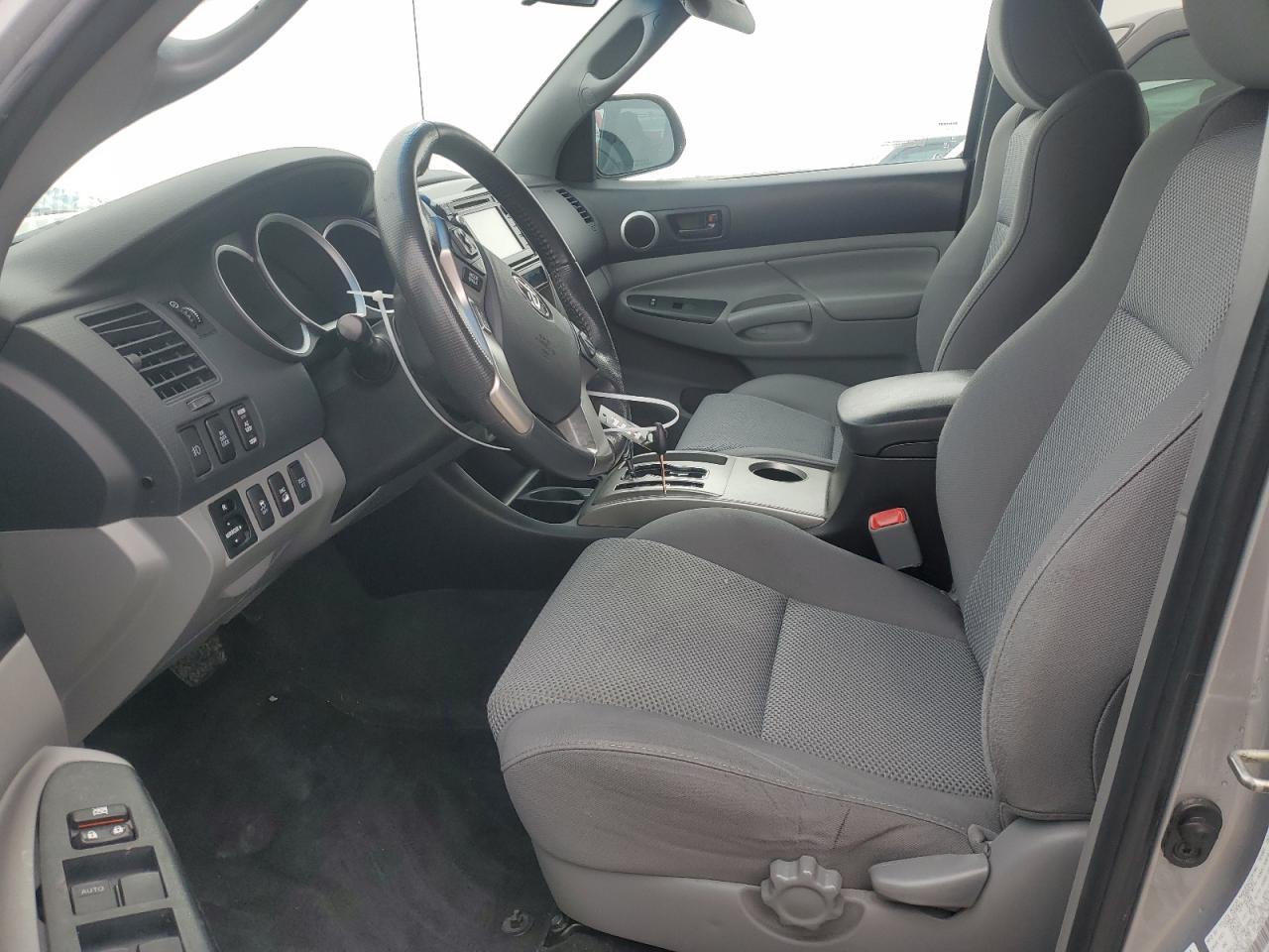 2015 Toyota Tacoma - Image 7