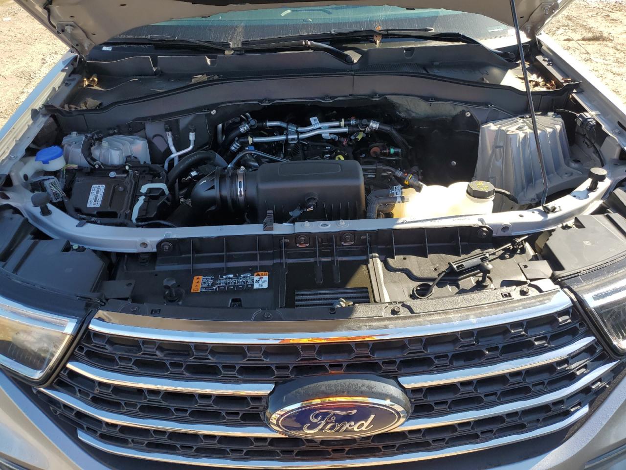 2023 Ford Explorer - Image 12