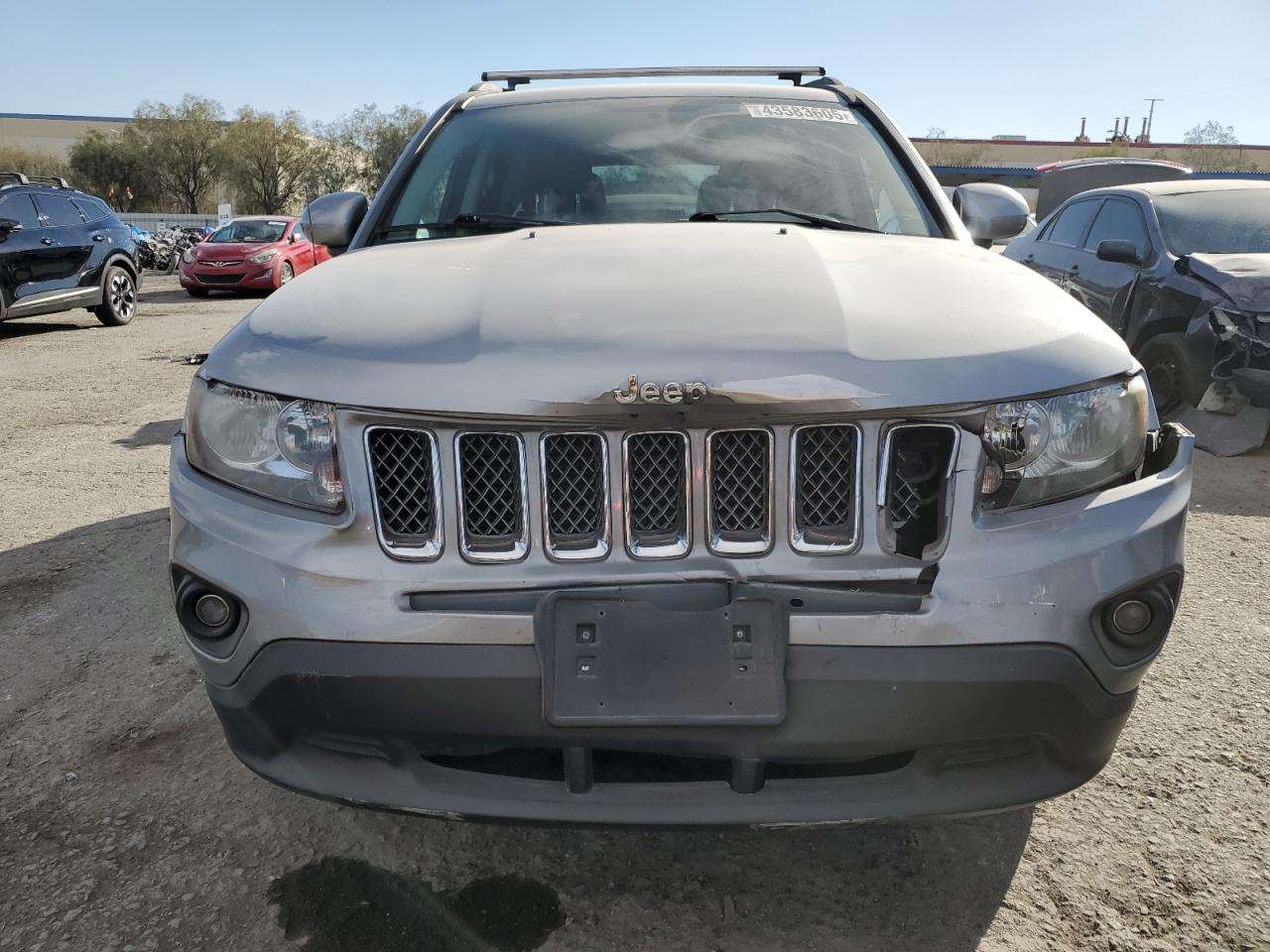 2016 Jeep Compass - Image 5