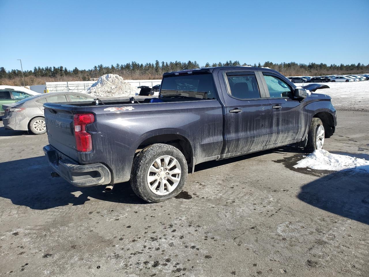 2022 Chevrolet Silverado - Image 3