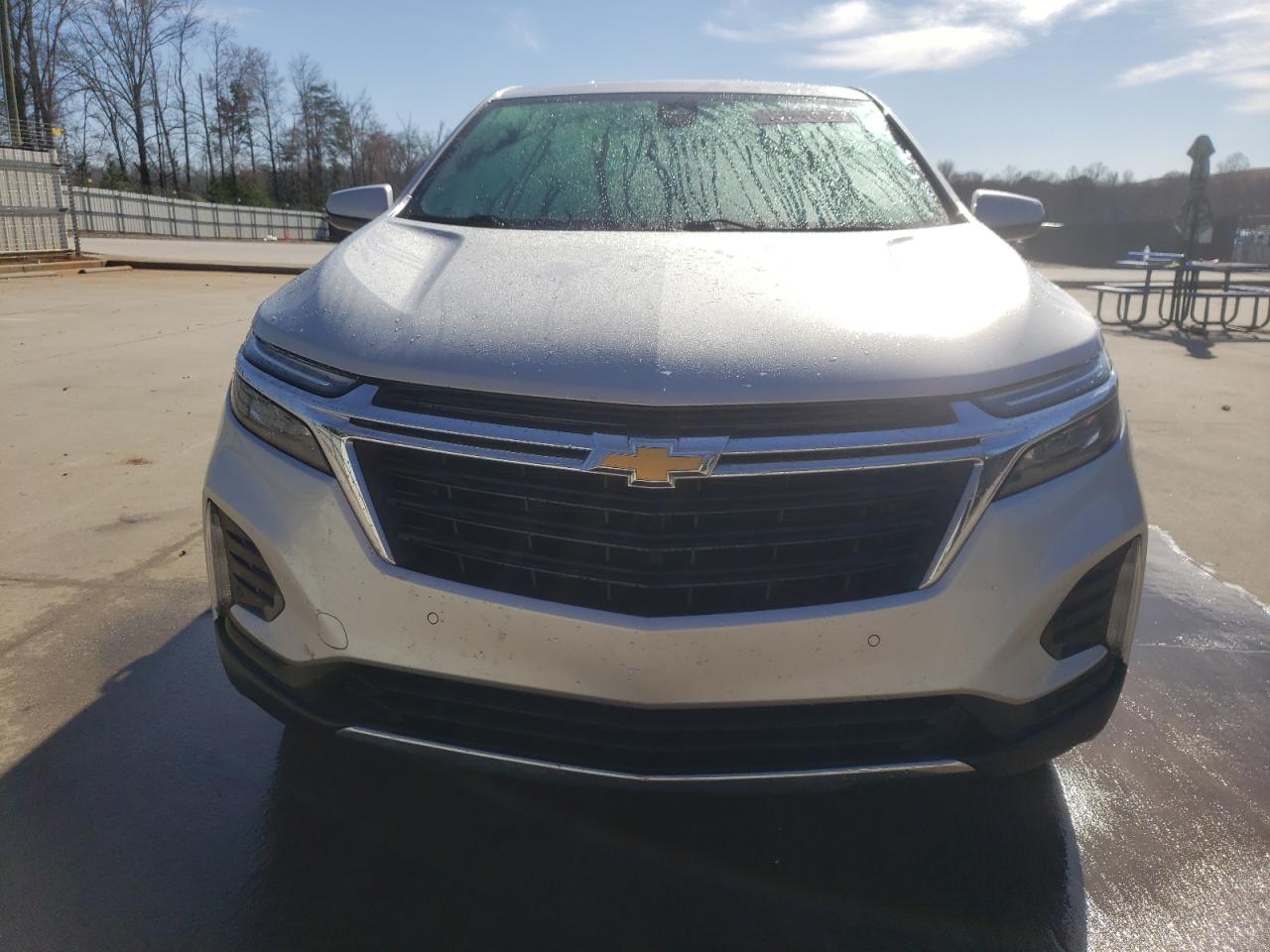2022 Chevrolet Equinox - Image 5