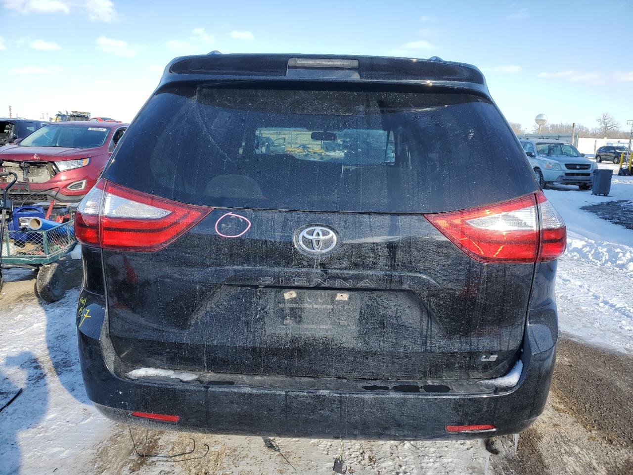2015 Toyota Sienna - Image 6