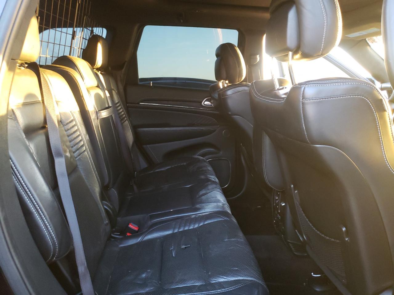 2017 Jeep Grand Cherokee - Image 11
