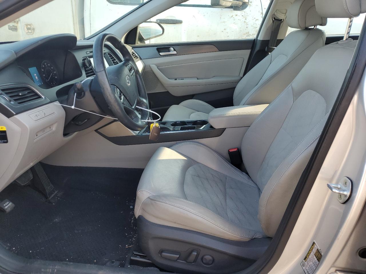 2016 Hyundai Sonata - Image 7