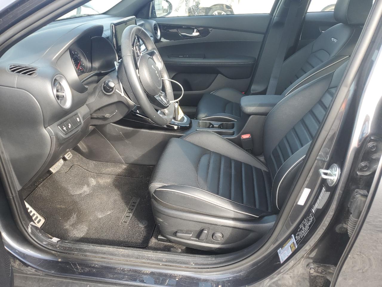 2023 Kia Forte - Image 7