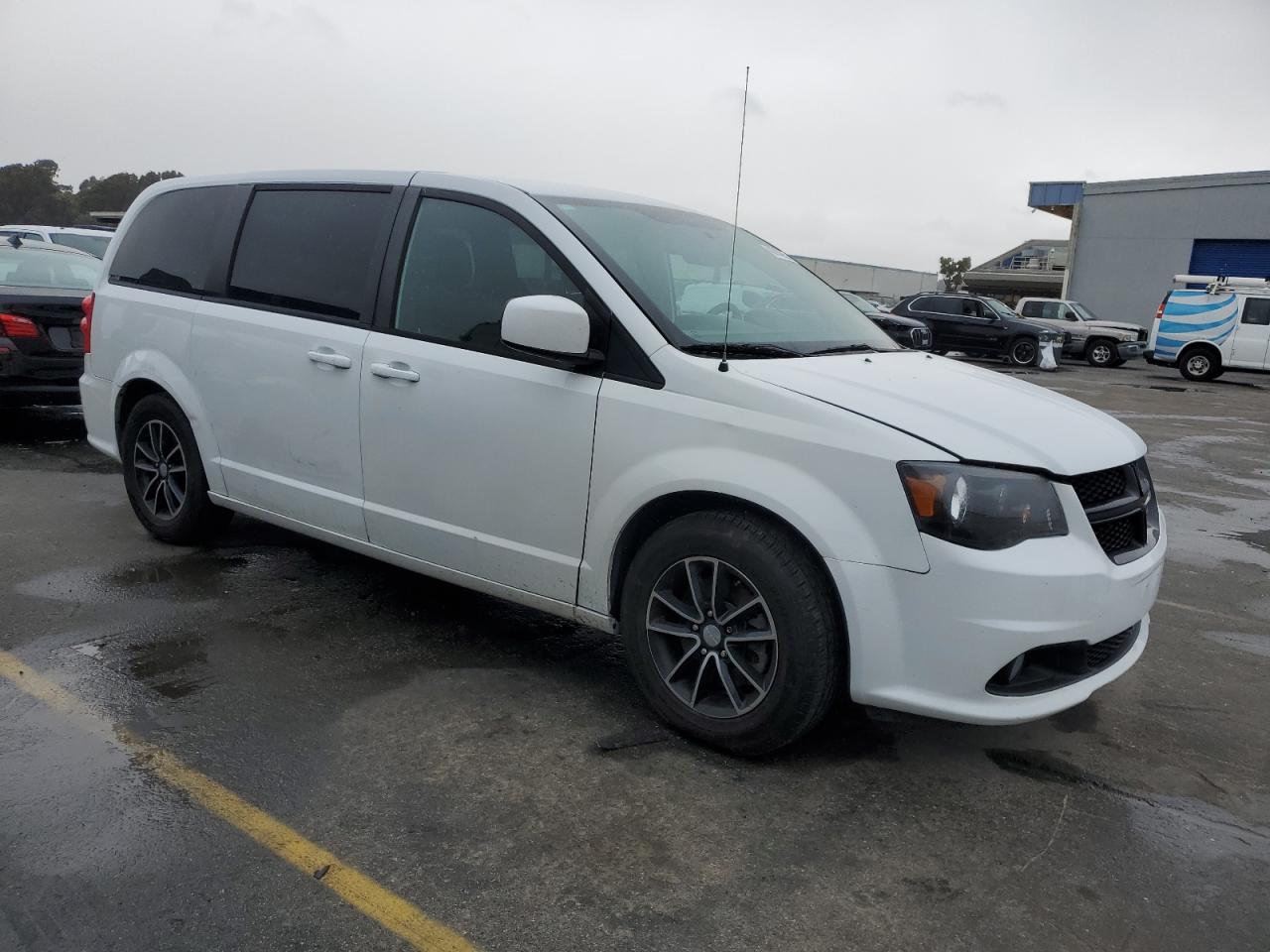 2018 Dodge Caravan - Image 4
