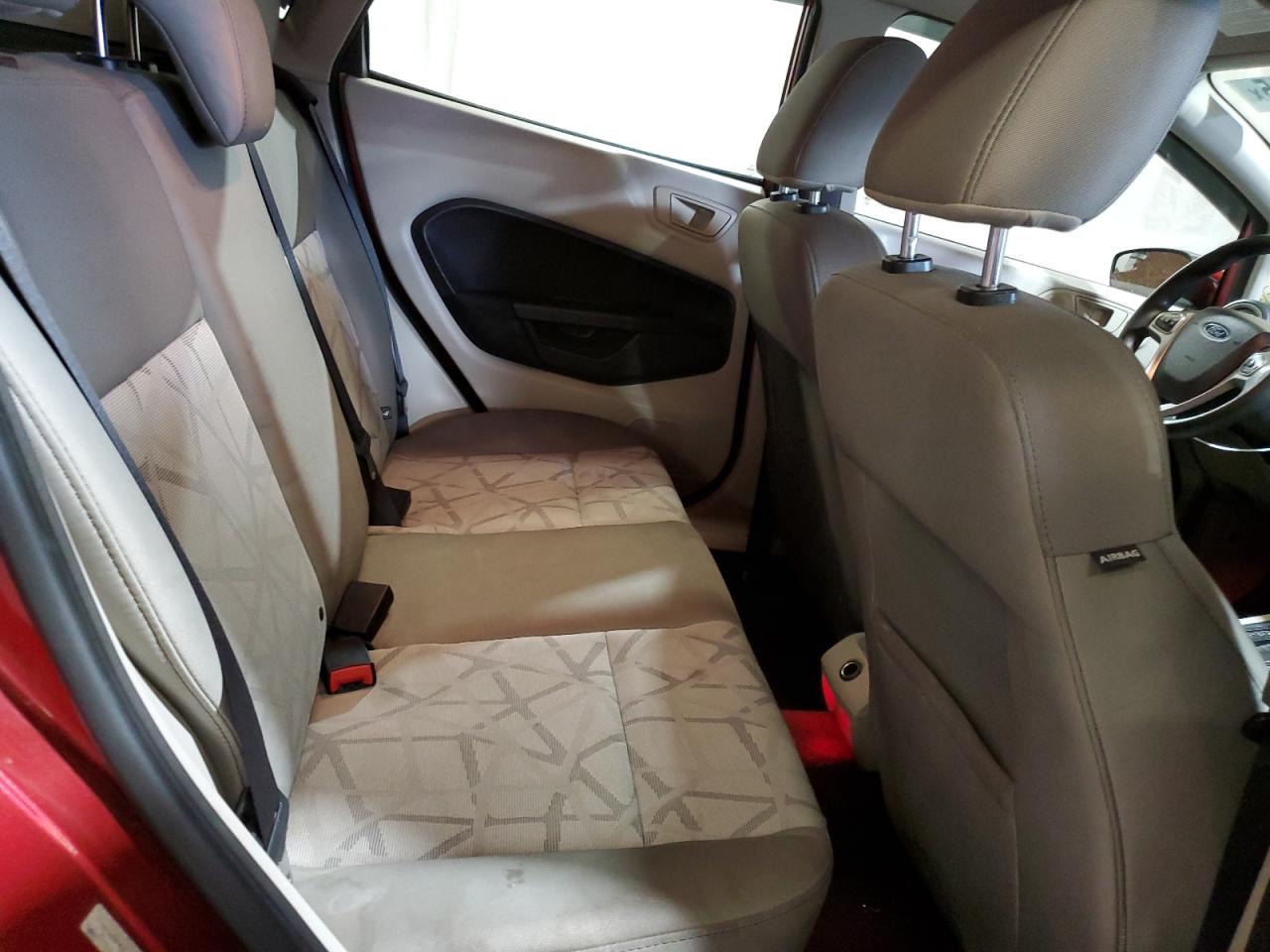 2012 Ford Fiesta - Image 11