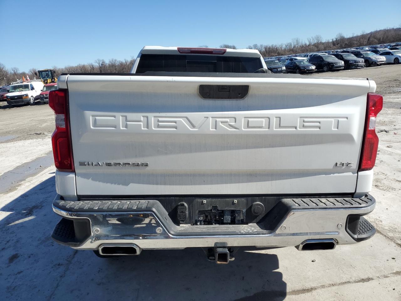 2022 Chevrolet Silverado - Image 6