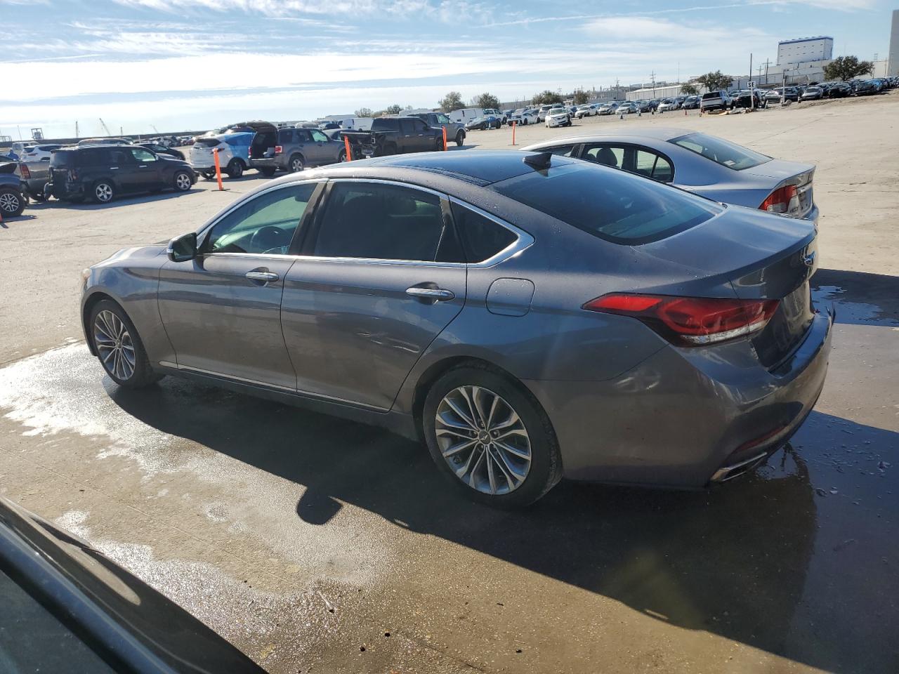 2015 Hyundai Genesis - Image 2