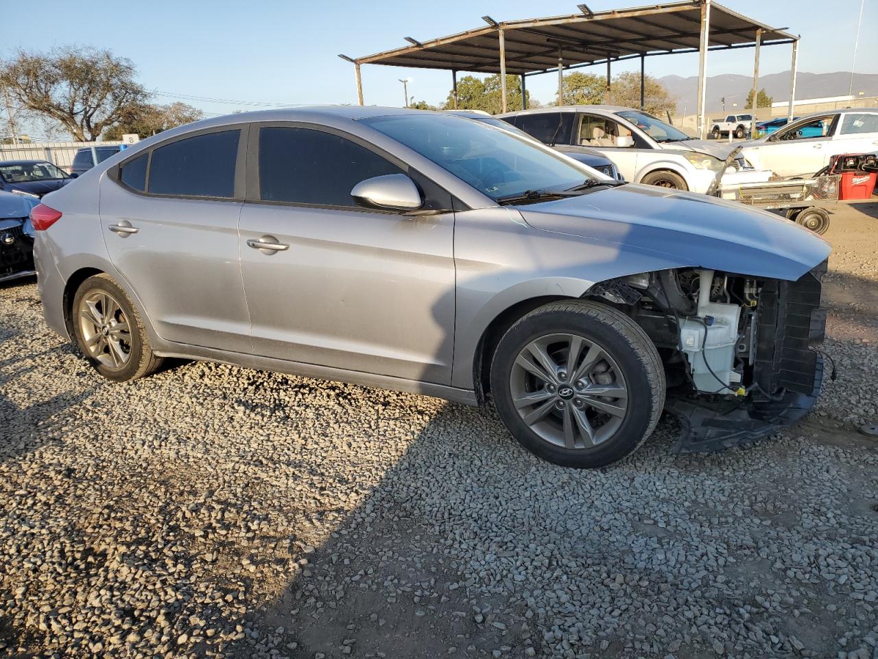 2017 Hyundai Elantra - Image 4