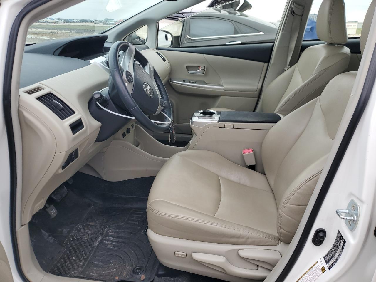 2013 Toyota Prius - Image 7