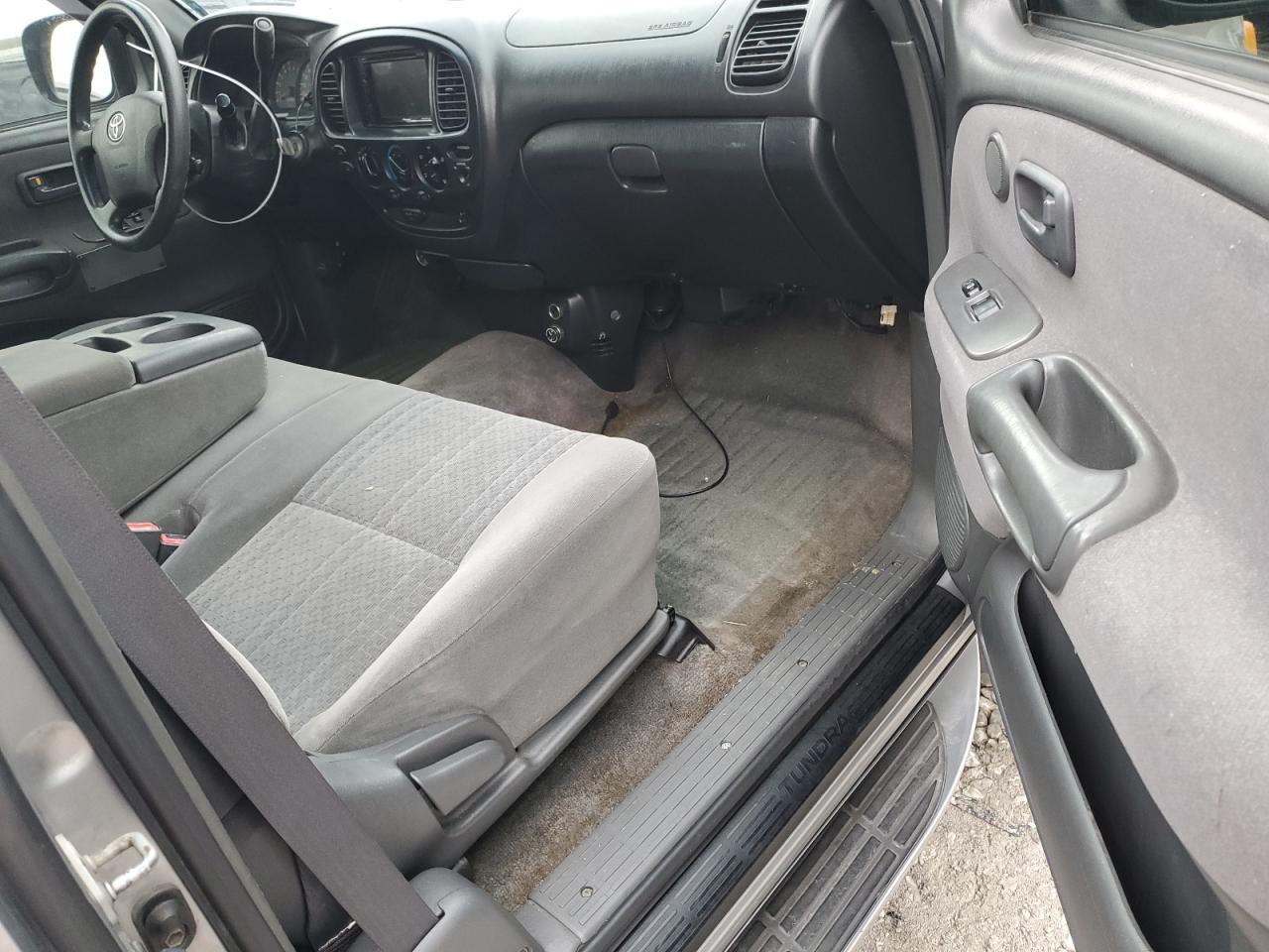 2003 Toyota Tundra - Image 8