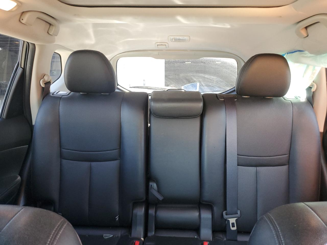 2018 Nissan Rogue - Image 10