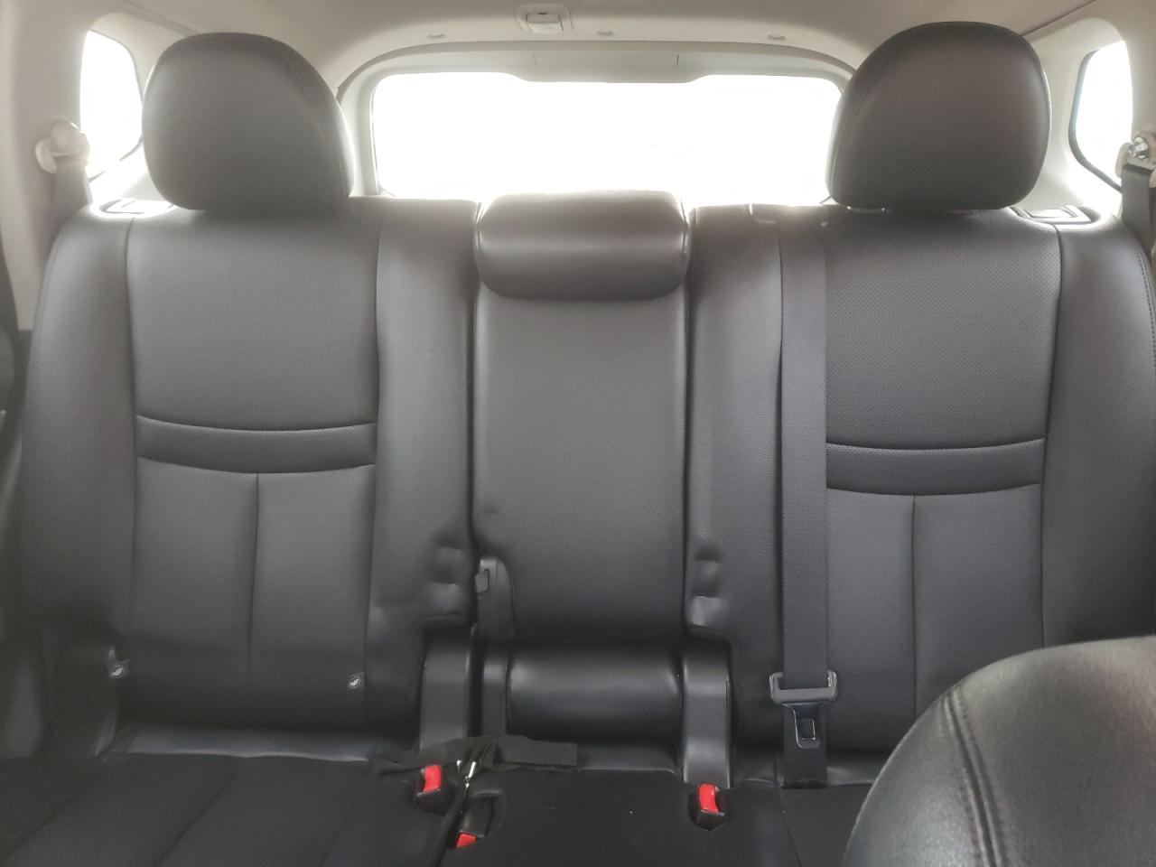 2017 Nissan Rogue - Image 10