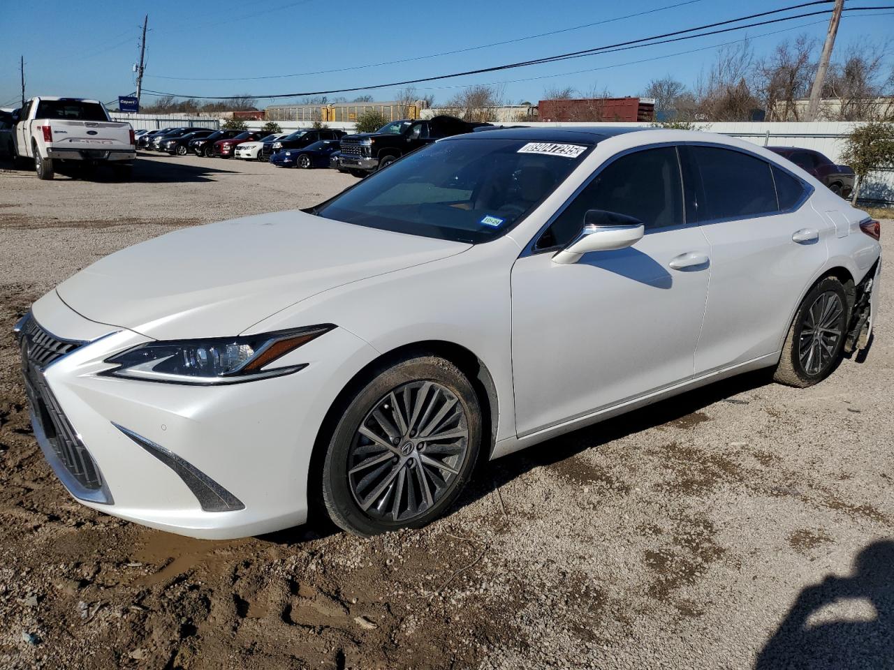 2022 Lexus ES - Image 1