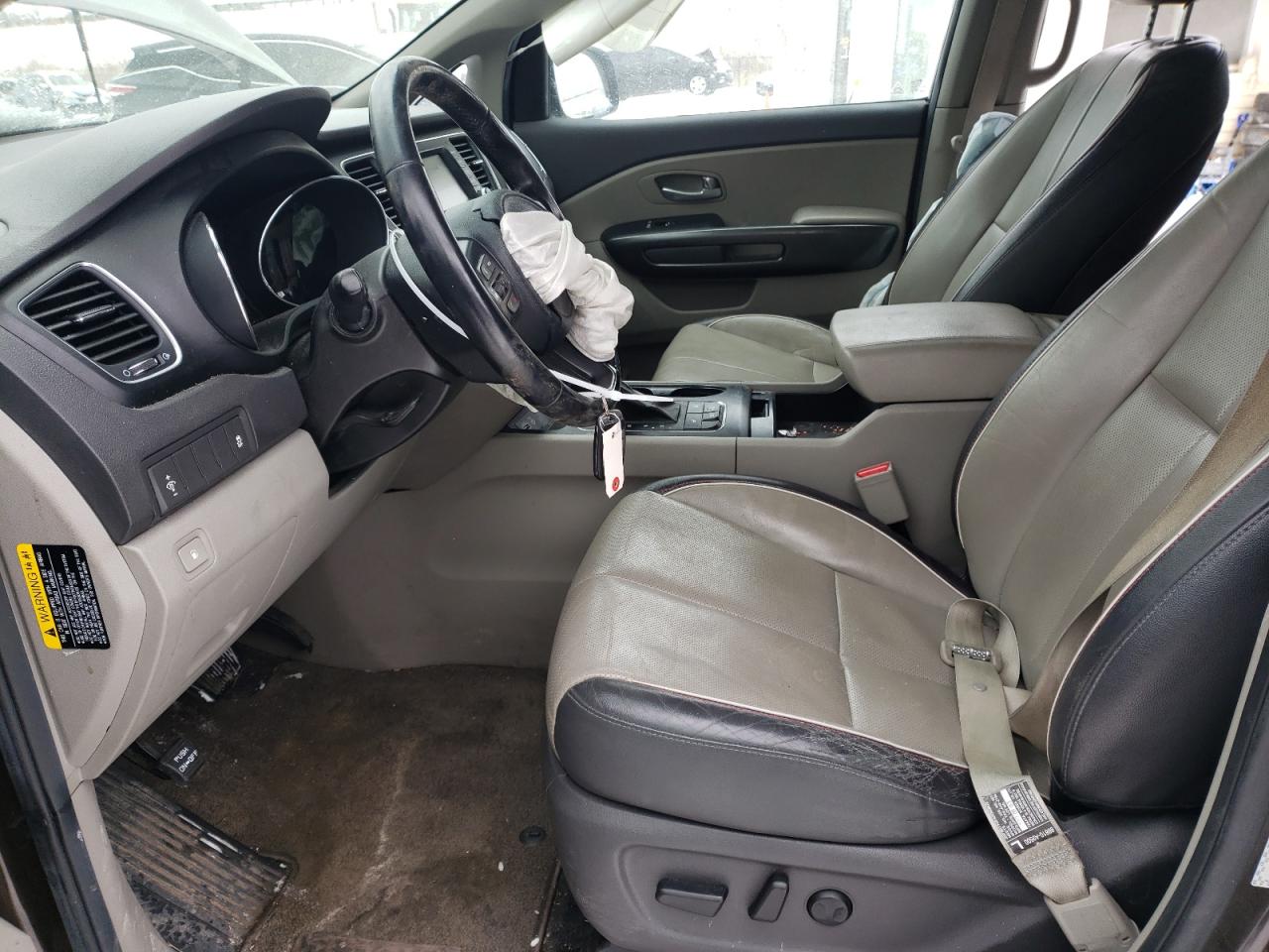 2017 Kia Sedona - Image 7