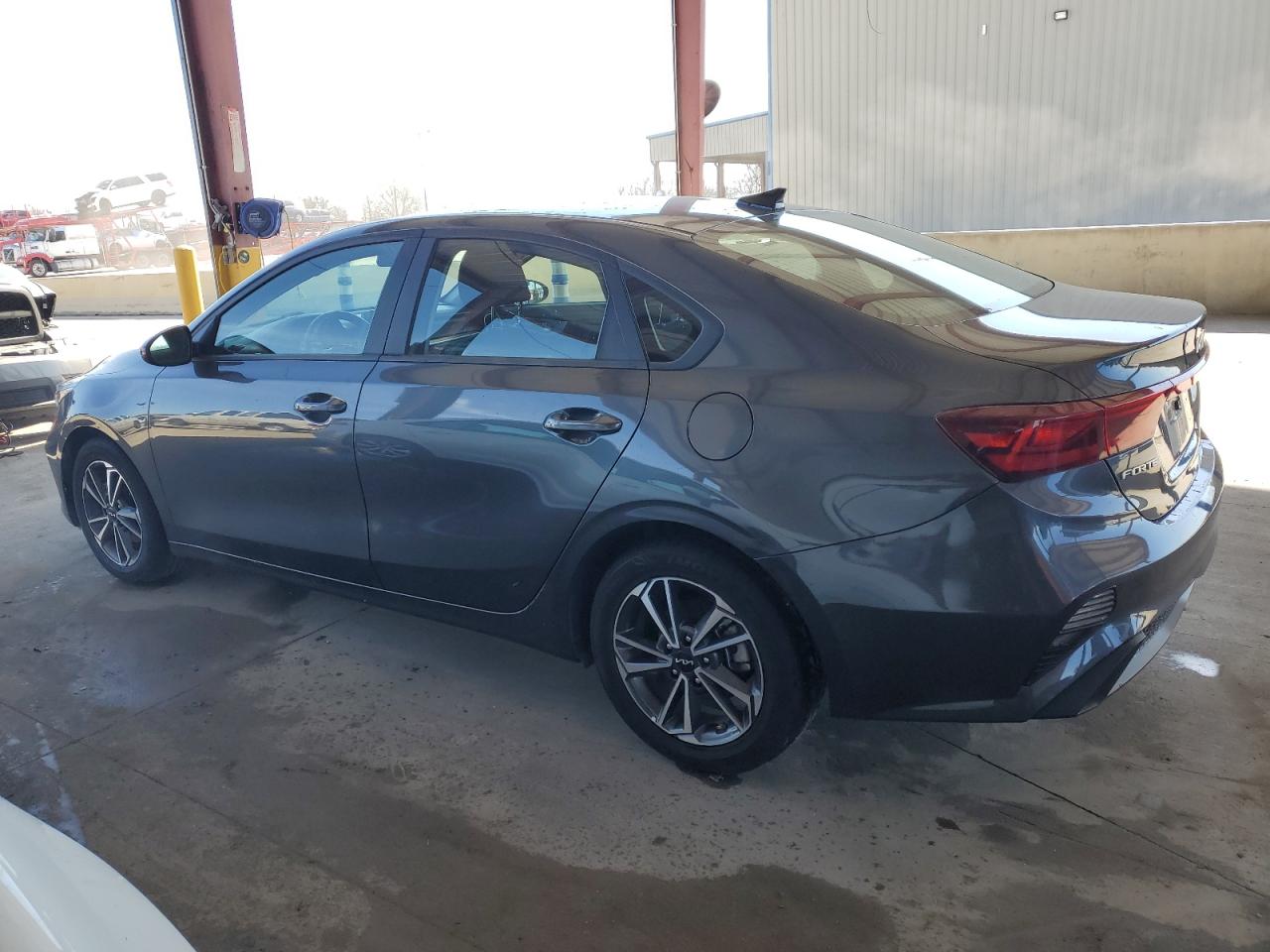 2022 Kia Forte - Image 2