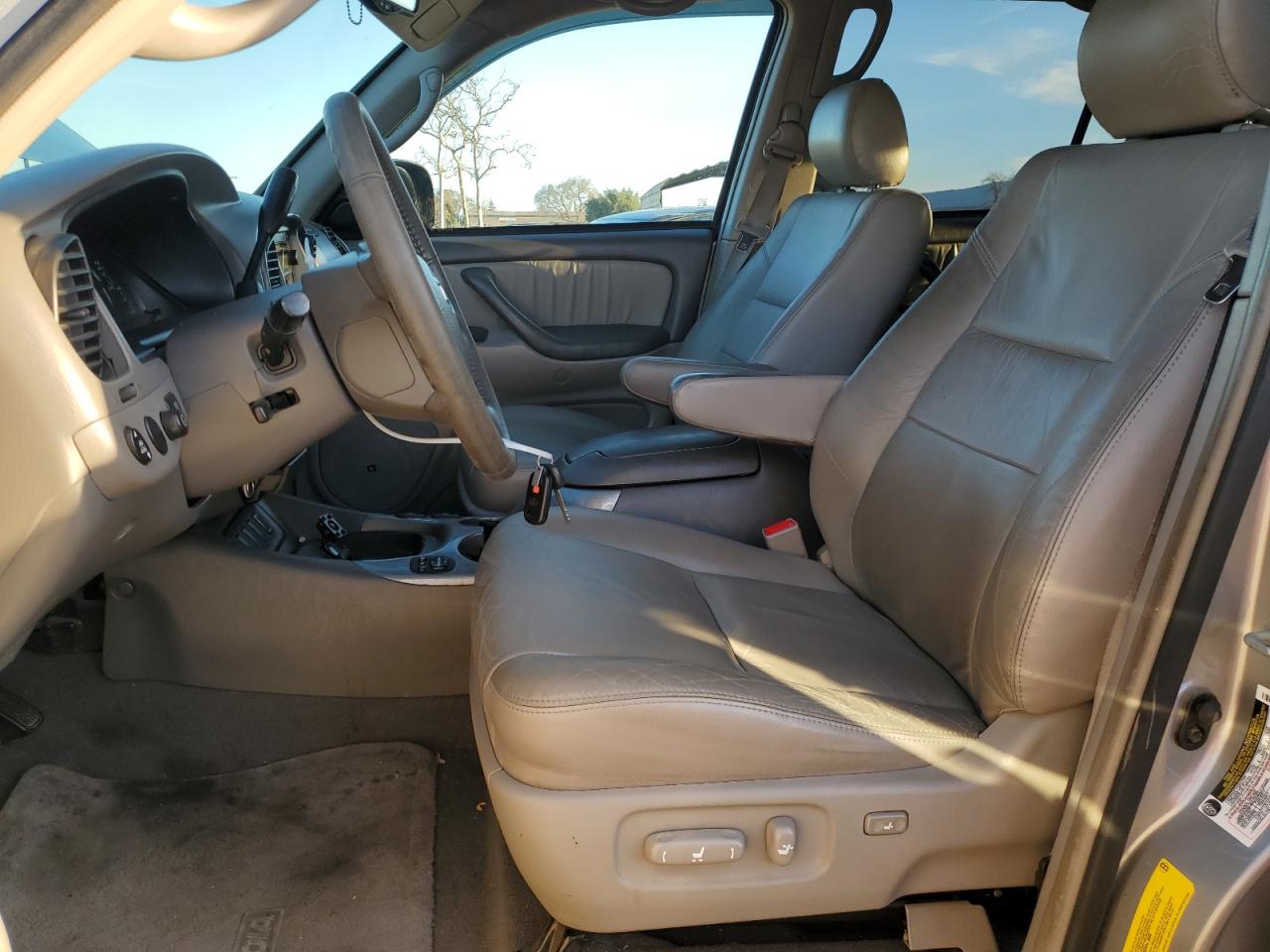 2005 Toyota Sequoia - Image 7