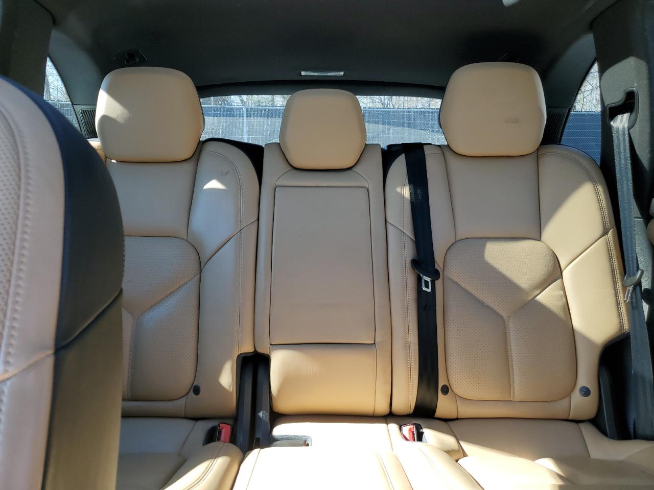2016 Porsche Cayenne - Image 10