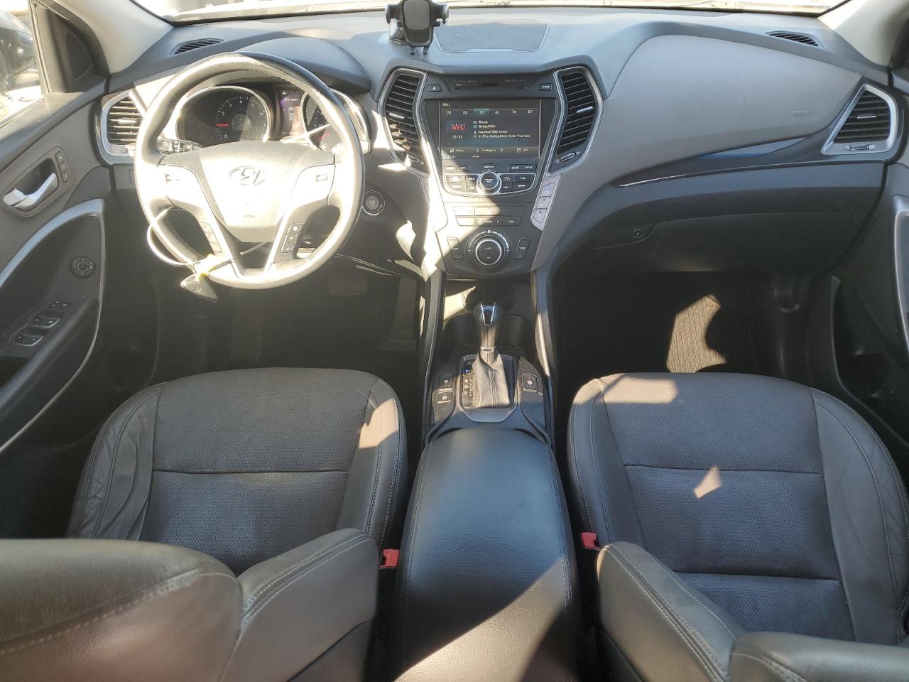 2015 Hyundai Santa Fe - Image 8