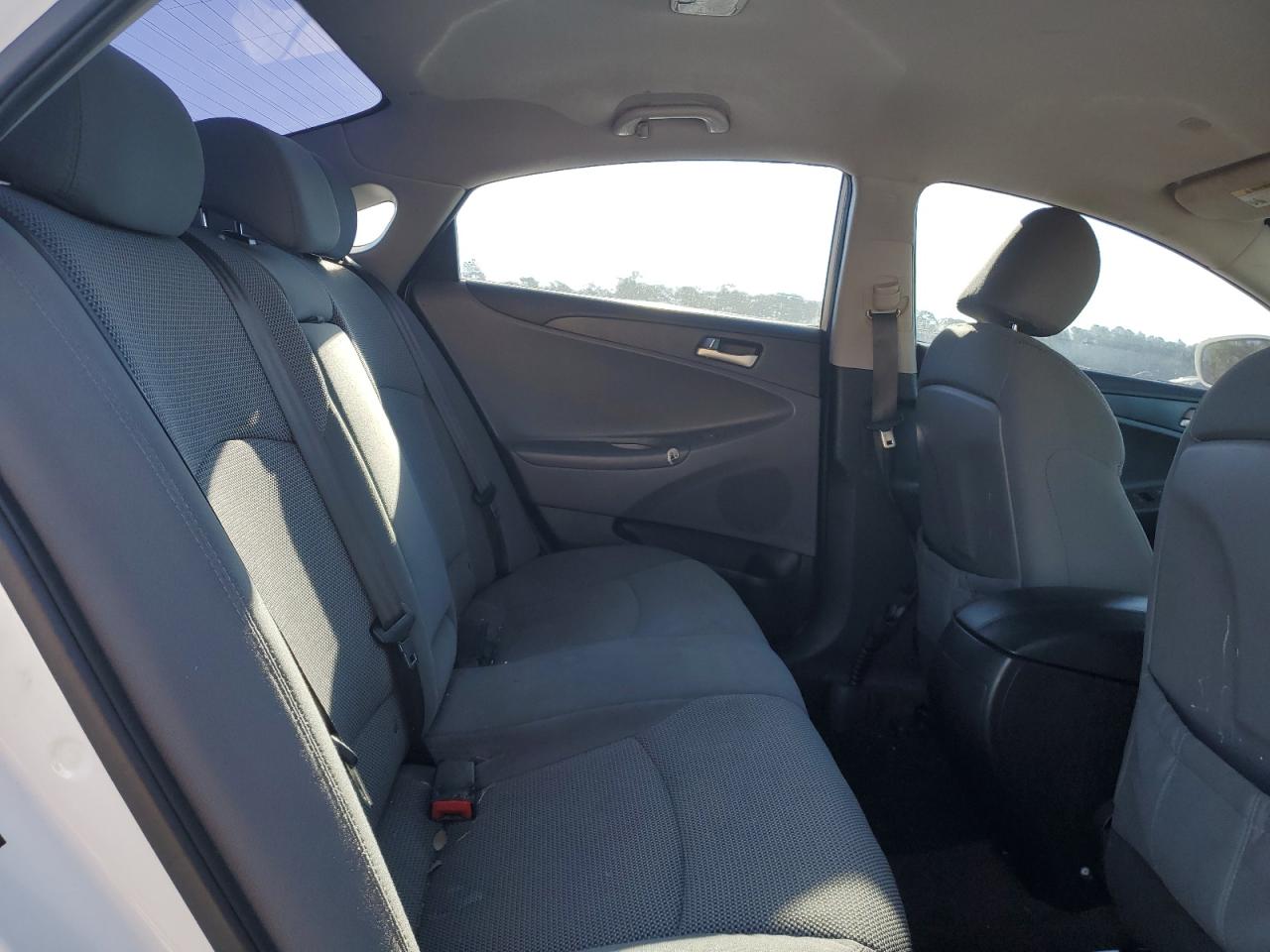 2014 Hyundai Sonata - Image 11