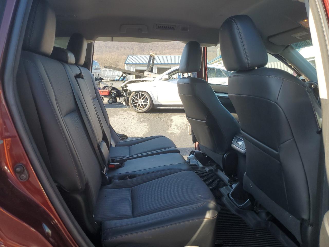 2017 Toyota Highlander - Image 11