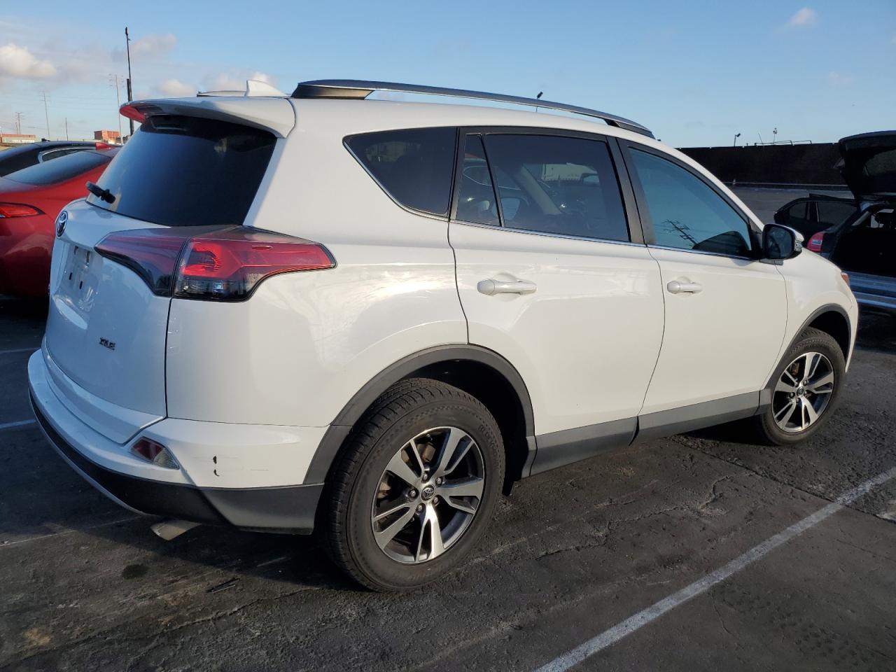 2018 Toyota RAV 4 - Image 3