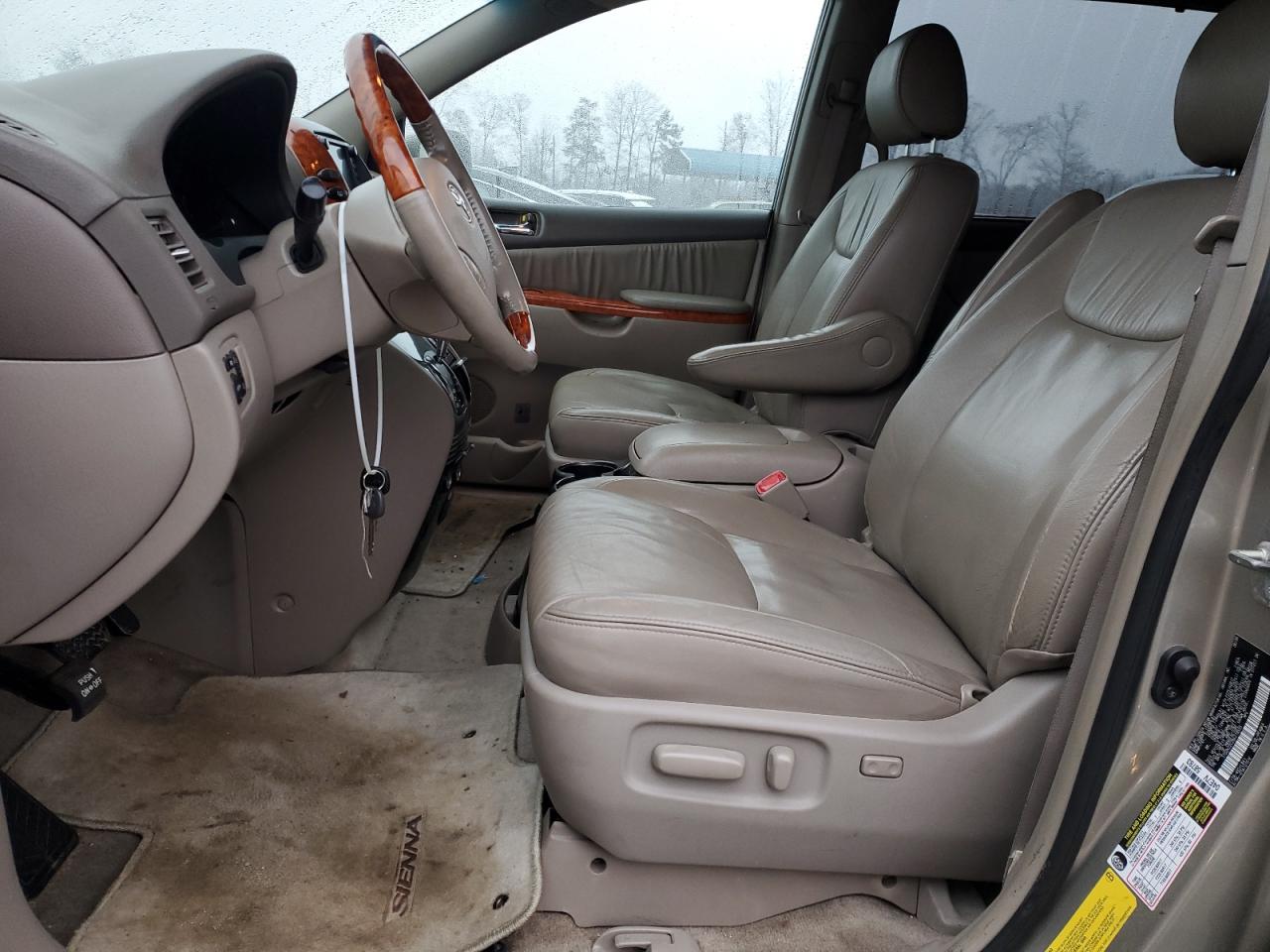 2008 Toyota Sienna - Image 7