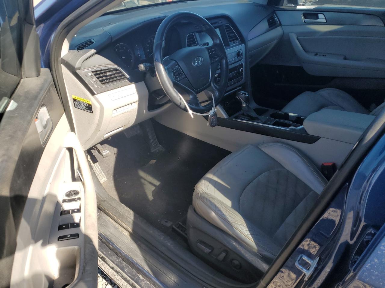 2017 Hyundai Sonata - Image 8